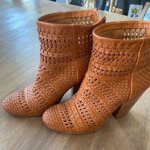 Rag and bone 38.5 leather ankle bootie